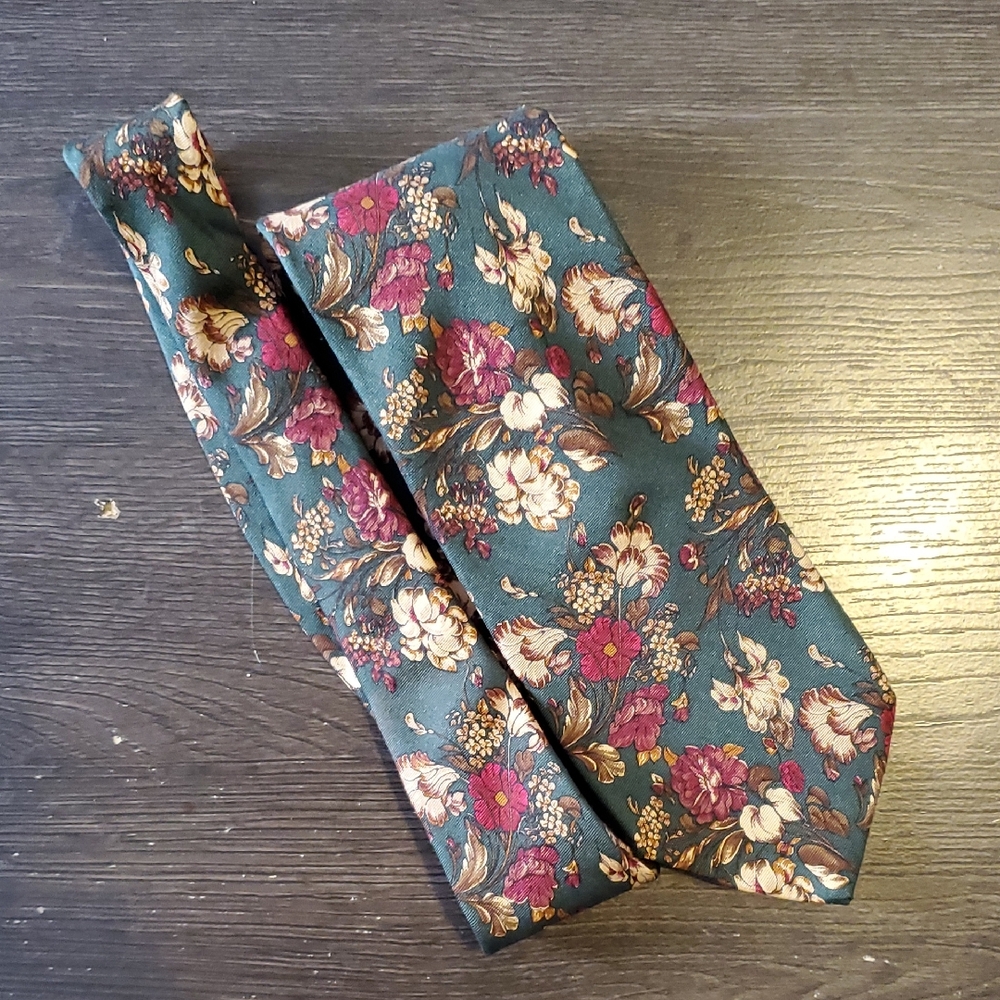 Brooks Brothers silk necktie